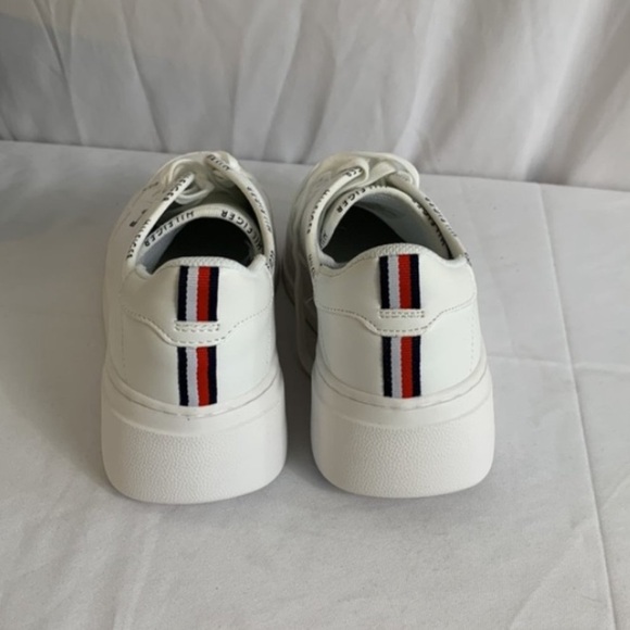 NIB TOMMY HILFIGER PLATFORM
SNEAKERS size: 9 - Picture 9 of 9
